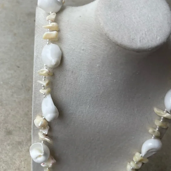 Vintage 1970s Shell Necklace Lei - Rare LARGE Round Shells Hawaiian Wedding